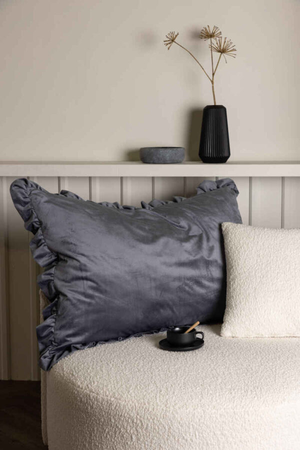 Hailey Kuddfodral Poly Velvet Grå Venture Home