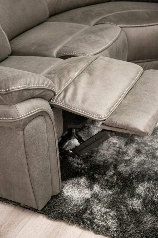 Saranda Soffa 104x255x255 - Venture Home